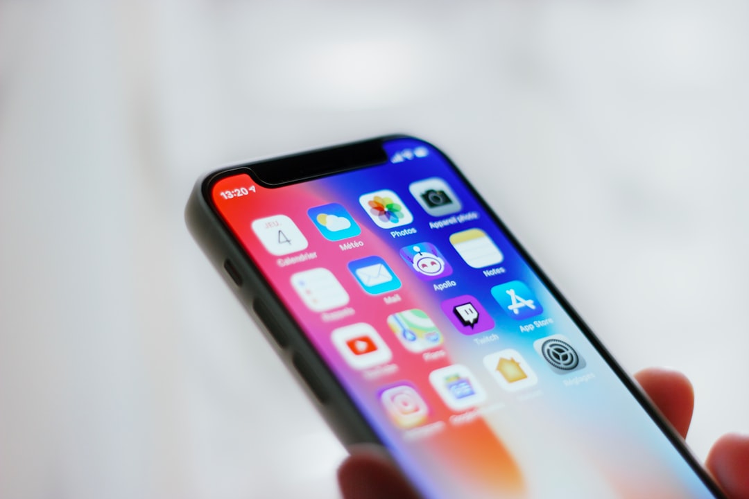 Comparing AliExpress, Amazon and Temu on a phone