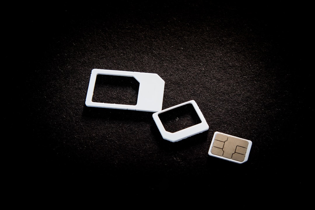Memory cards with fake capacity